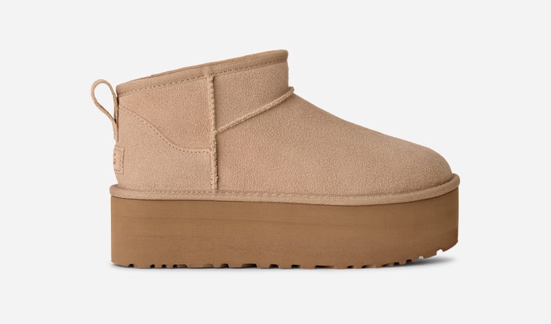 UGG® Classic Ultra Mini Platform voor dames  in Beige, Maat 40, Suede