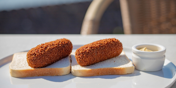 Nieuwe snack alert: de Winky is een kroket en bamischijf in één