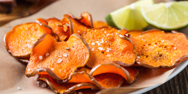 Healthy chips van zoete aardappelen