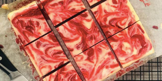 Heerlijk recept: Red velvet cheesecake brownie 