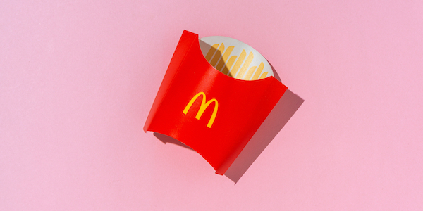 YES: Er staan nu McShaker fries met paprikakruiden op het menu van McDonald's