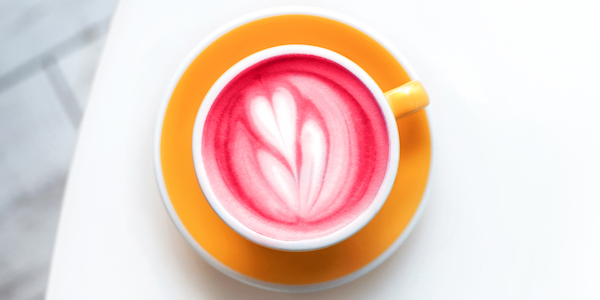 Check hier dit heerlijke recept voor een red velvet latte