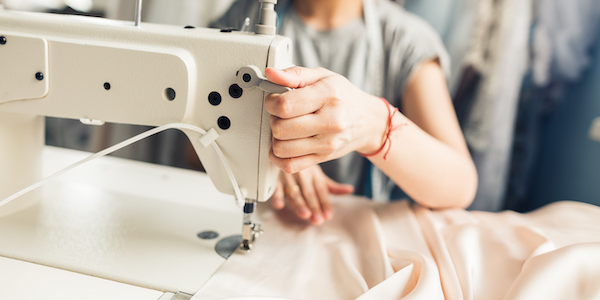 Op zoek naar een nieuwe hobby? Leer om zelf kleding te maken met je eigen naaimachine!