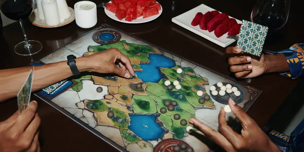 Hoe je de feestdagen overleeft als je vriend stiekem een valsspeler is