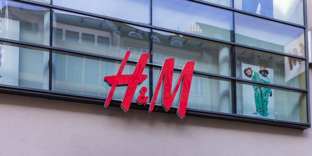 De Elie Saab x H&M-collectie is vanaf nu te shoppen: dit zijn de opvallendste items